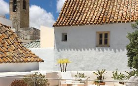 Siete Balcones Y Un Patio